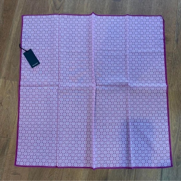 Authentic GUCCI GG Pattern Pink Scarf - Picture 7 of 8